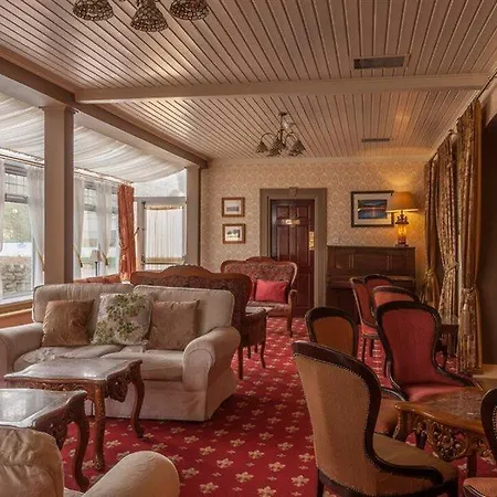The Sandhouse And Marine Hotel 4*