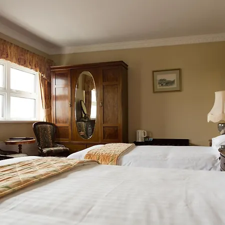 Hotel The Sandhouse And Marine 4*