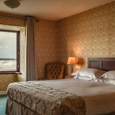 The Sandhouse And Marine Hotel 4*