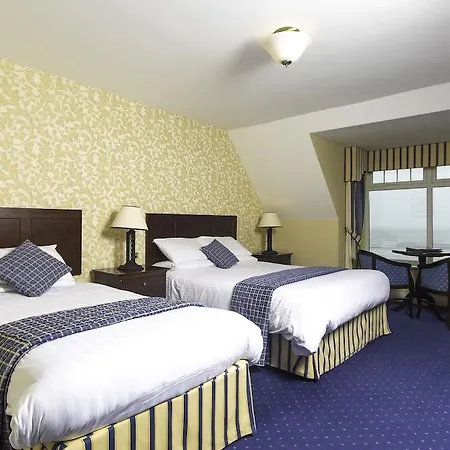 The Sandhouse And Marine Hotel 4*