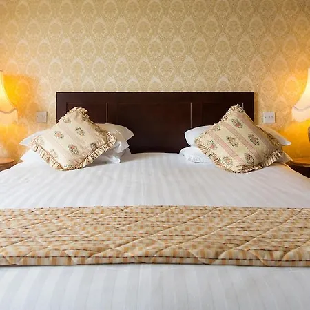 The Sandhouse And Marine Hotel 4*